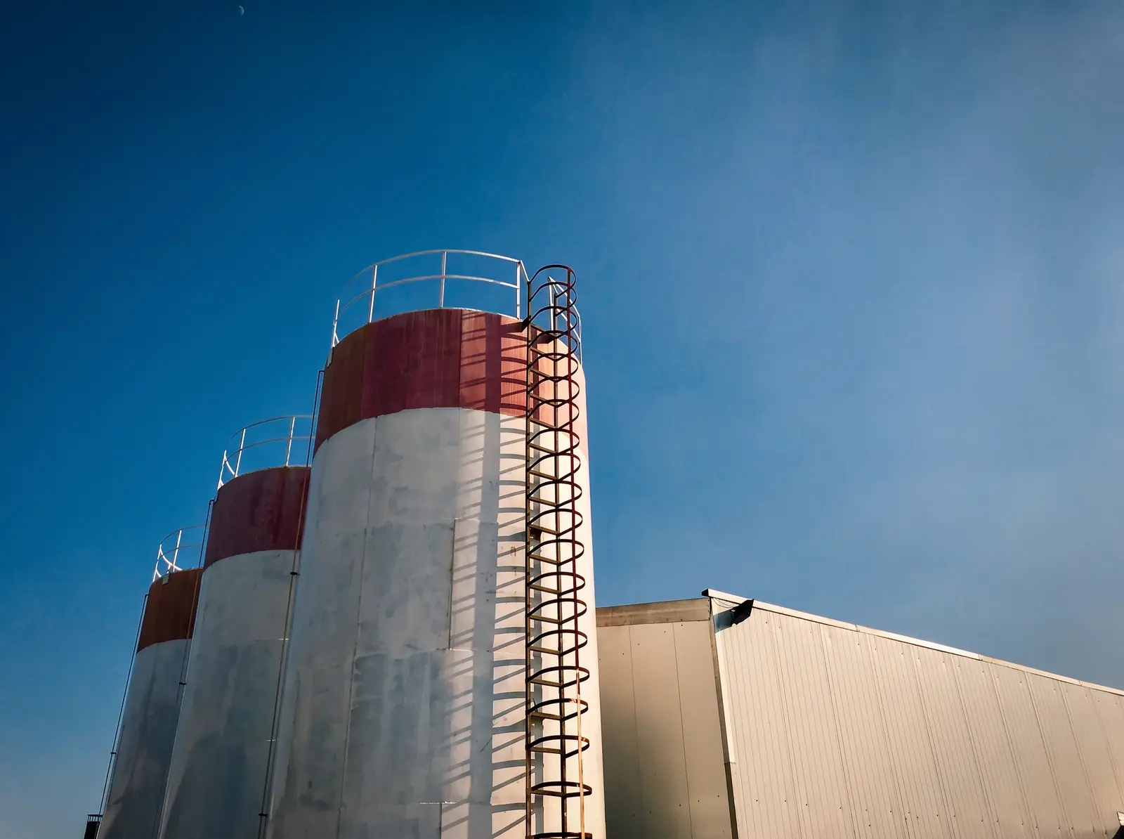Base oil storage silos